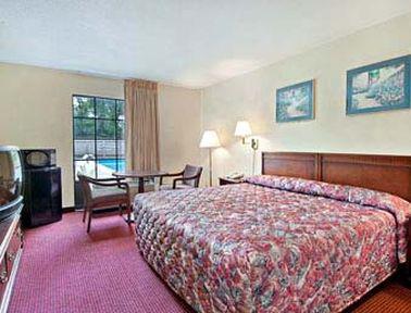 Days Inn By Wyndham Rome Downtown Room photo